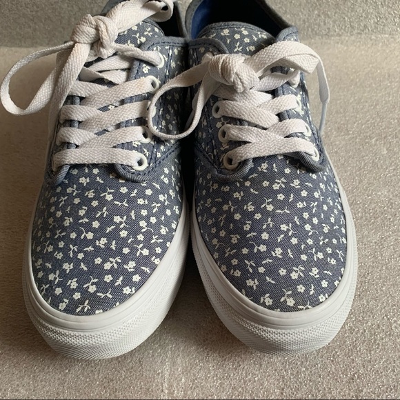 Vans Blue and white Flower Lace-up Shoes Size  7.5 - Picture 8 of 10